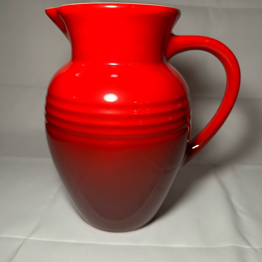Le Creuset Cerise Red Large Pitcher - 1.5L / 2 Qt (8.75” Tall)